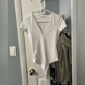 Abercrombie Short-Sleeve Cotton Seamless Fabric V-Neck Bodysuit Size M